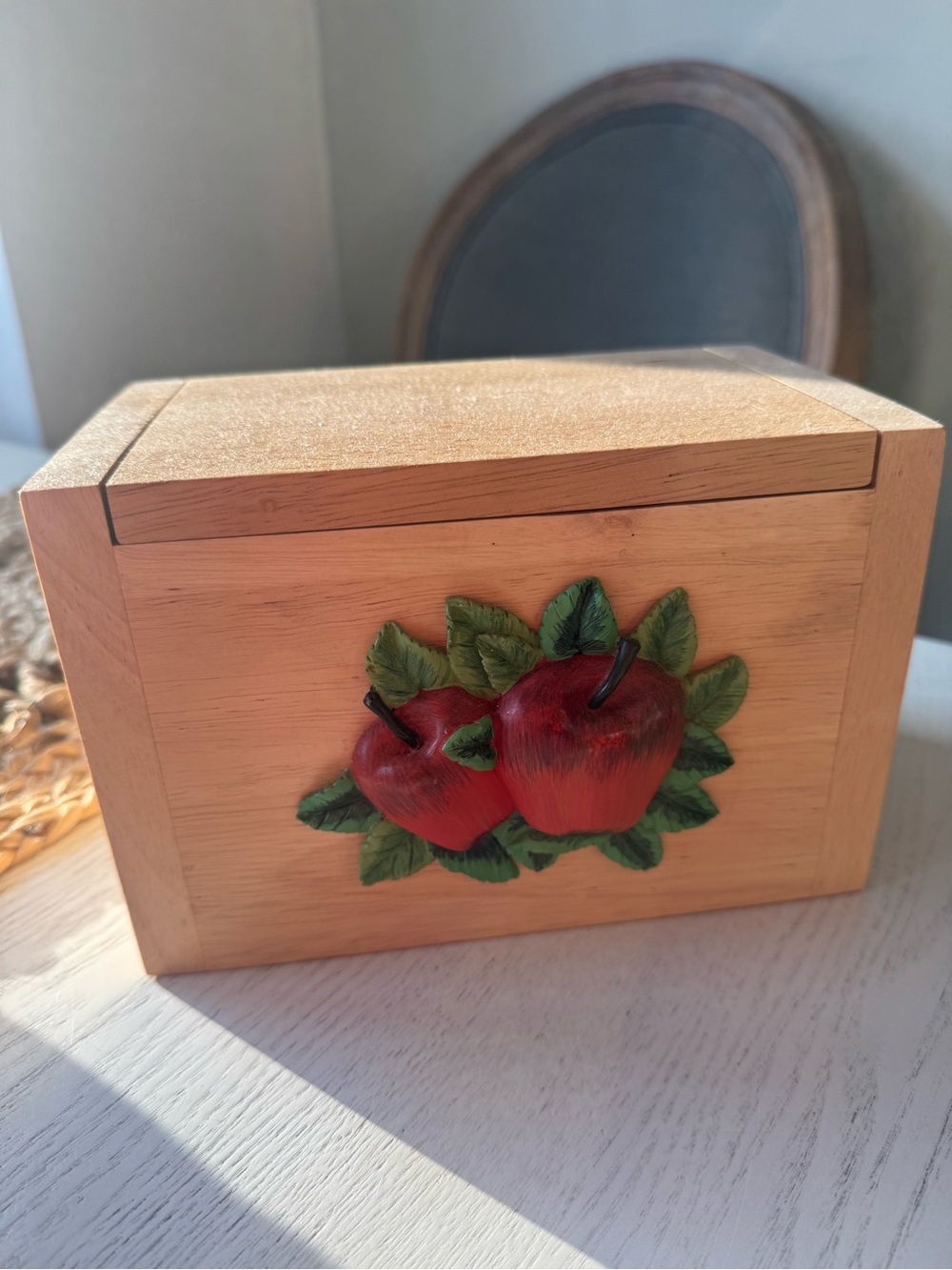 VINTAGE APPLE RECIPE BOX